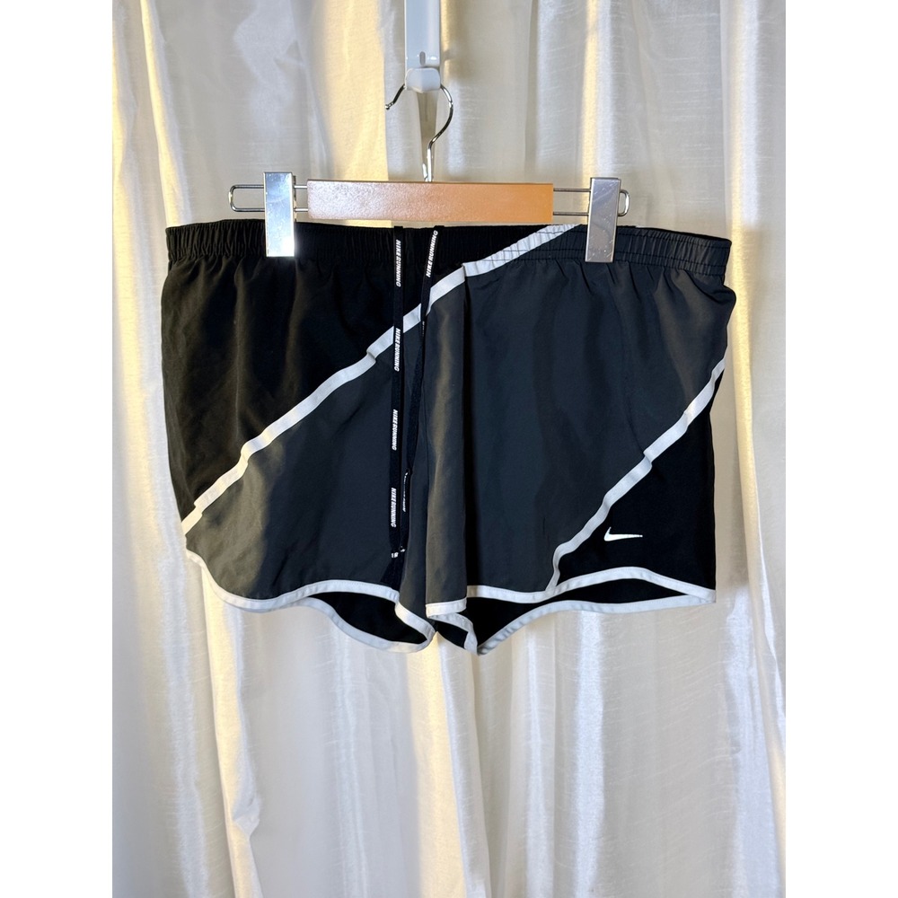 Nike Running Shorts Womens L Black Grey Dri-FIT Colorblock Zipper Pocket